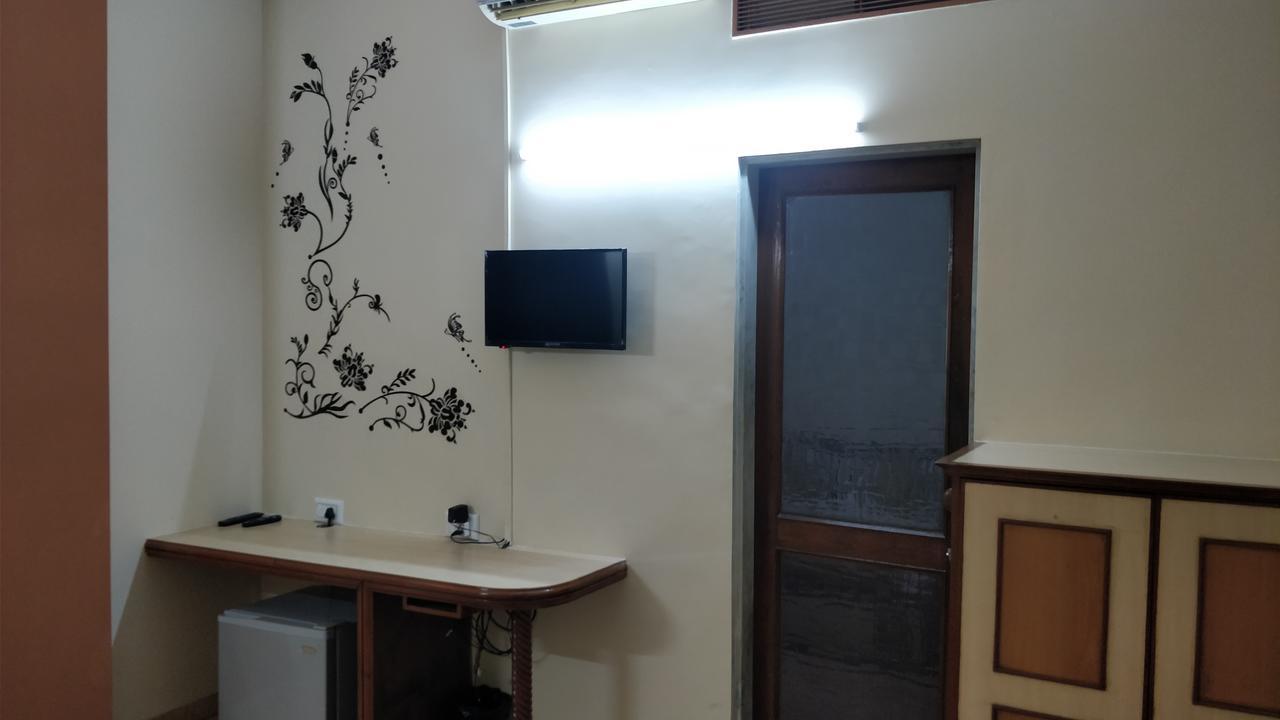 Damjis Hotel Ahmedabad