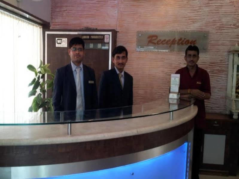 Hotel Oyo Flagship 19003 Rudra Mahal
