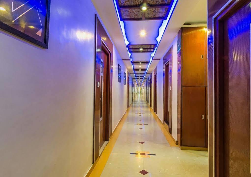 Hotel Oyo Flagship 19003 Rudra Mahal 3*