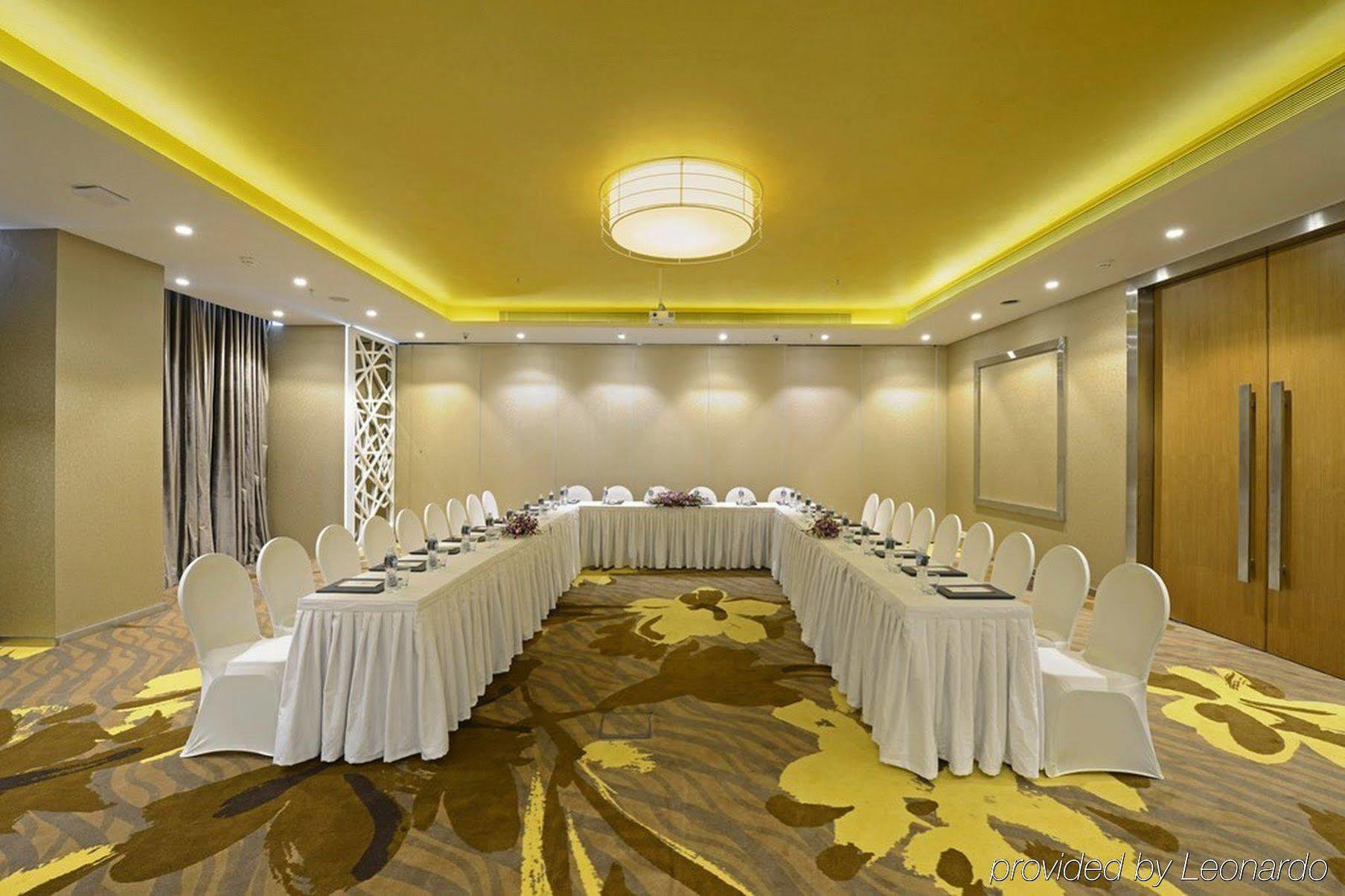 Hotel Eastin 5*