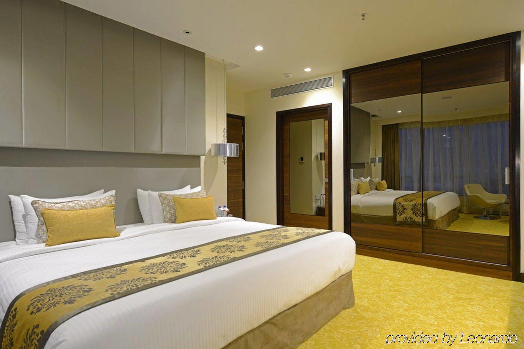 Eastin Hotel 5*
