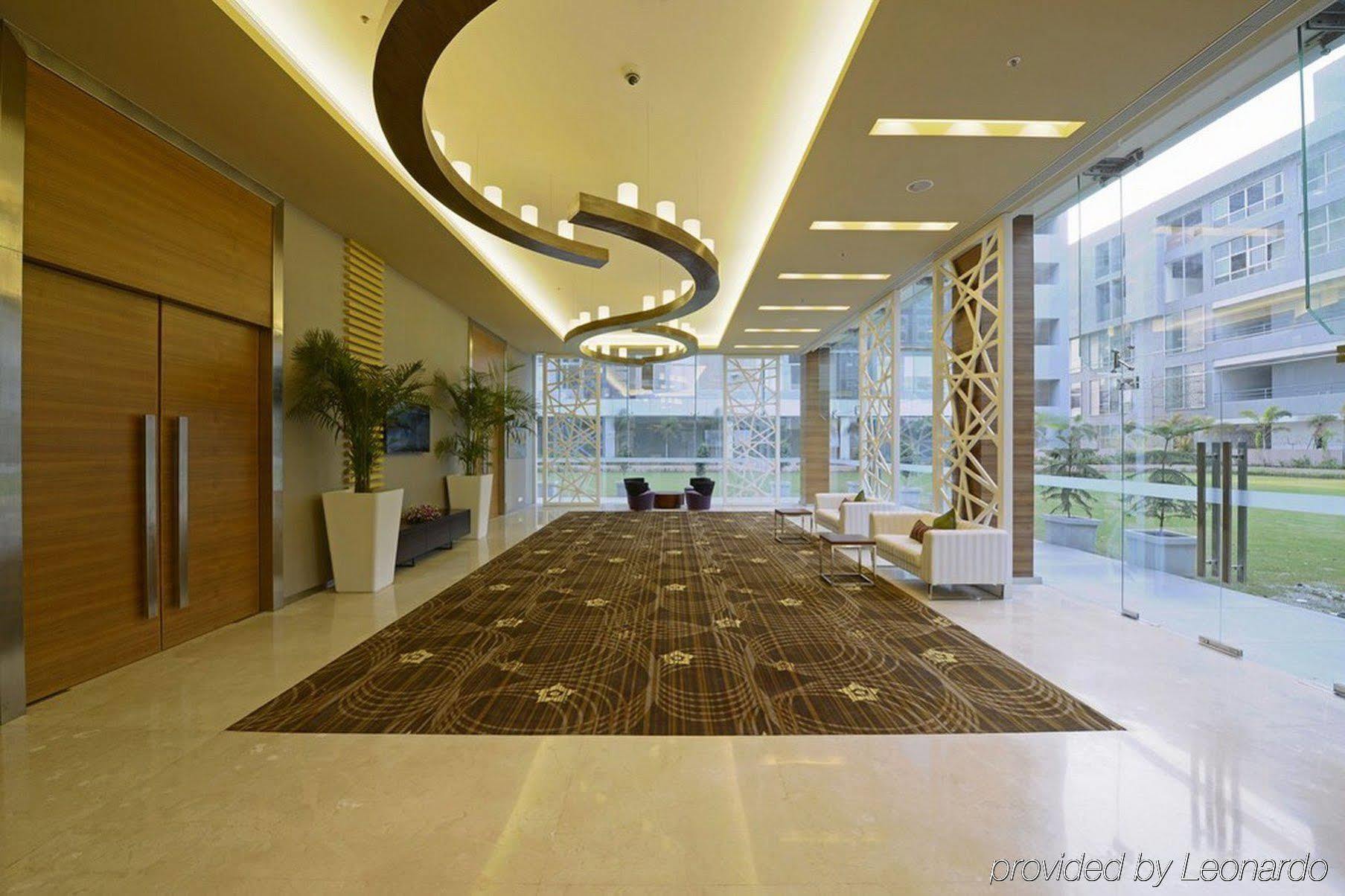 Hotel Eastin 5*
