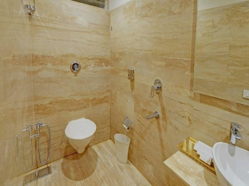 Fabhotel Kyra - Near Airport Road 4*