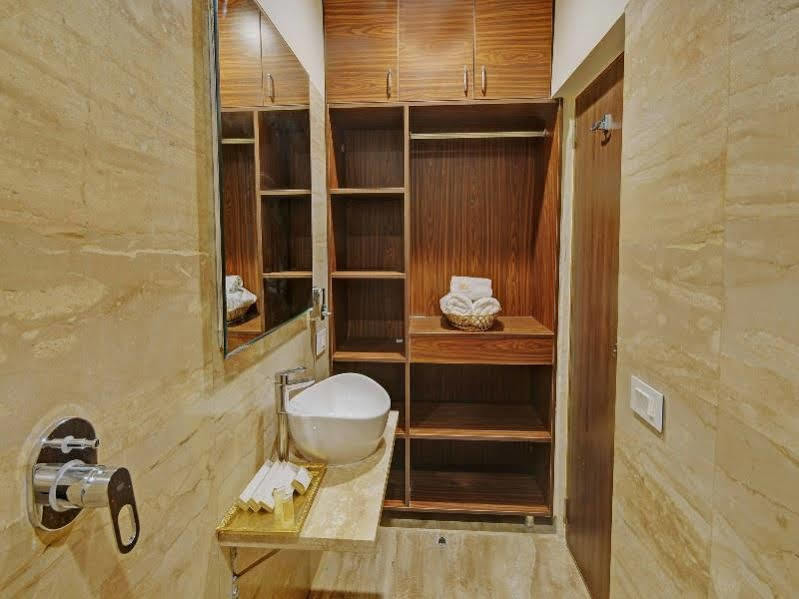 Fabhotel Kyra - Near Airport Road 4*