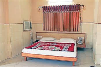 Neelkanth Bliss 2*