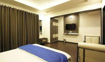 Zo Ashram Road Paldi Hotel