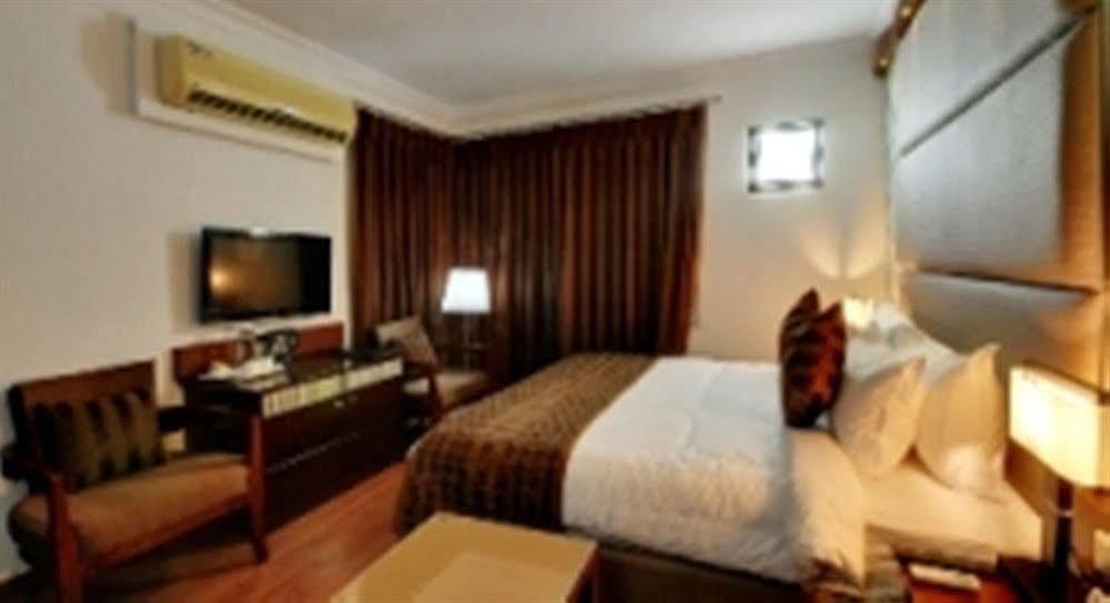 3 By Oyo Nami Residency, Hotel