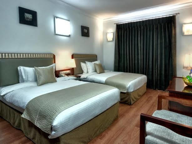 3 By Oyo Nami Residency, 4* Ahmedabad
