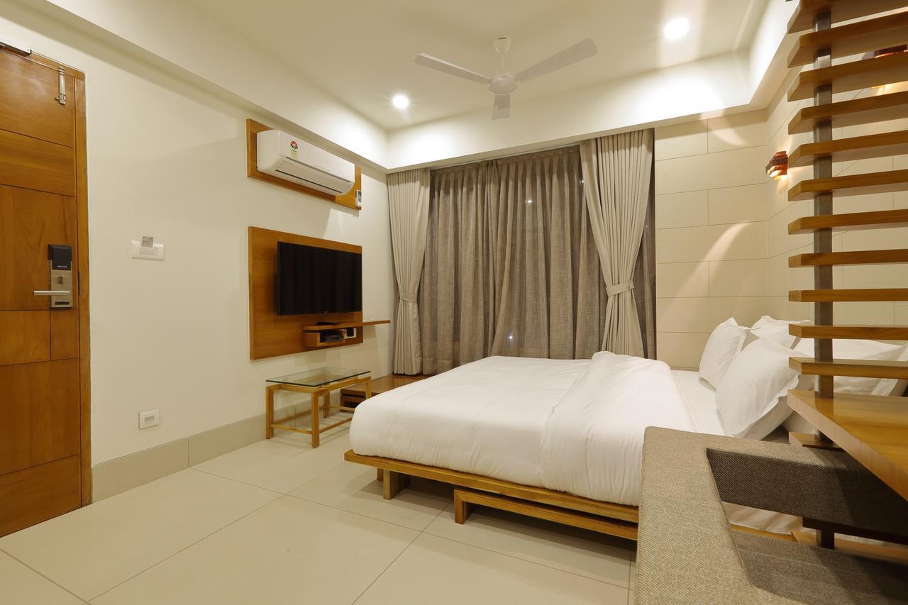 Hotel 440, A Serene