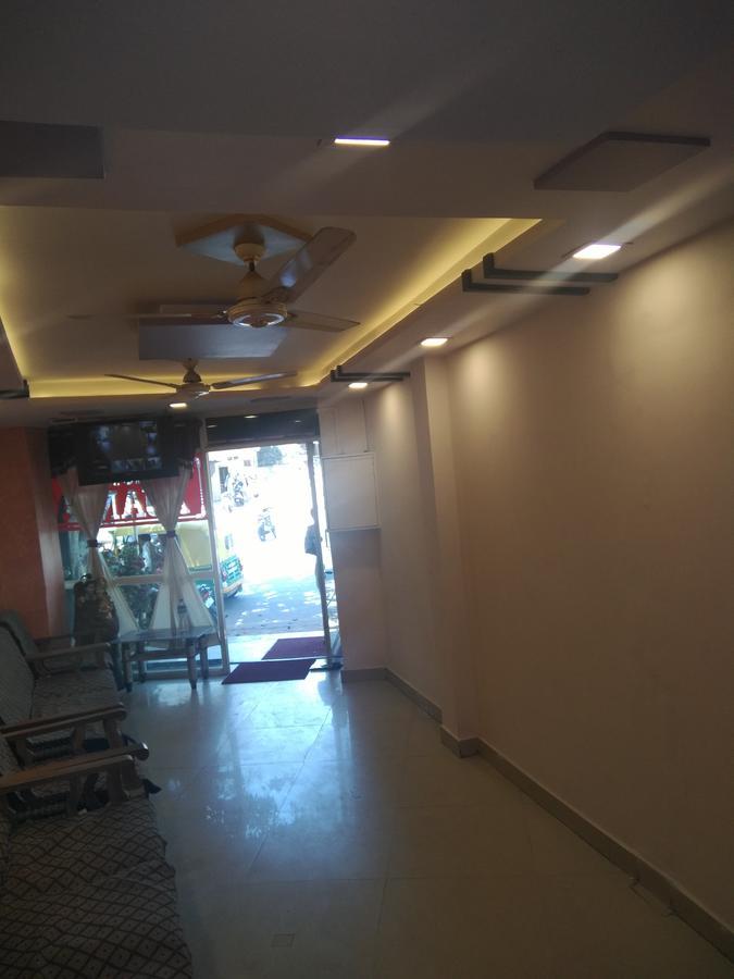 Ajanta Hotel *