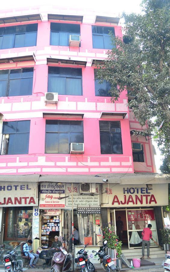 Ajanta Hotel *