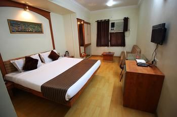 Hotel Oyo Income Tax Ashram Road 2 3*