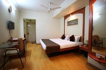 Hotel Oyo Income Tax Ashram Road 2