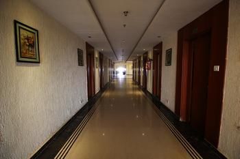 Oyo Premium Sola Sg Highway Ahmedabad