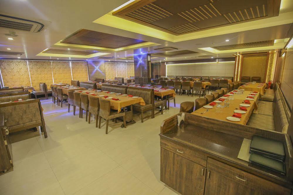 Oyo Thaltej Sg Highway 3* Ahmedabad