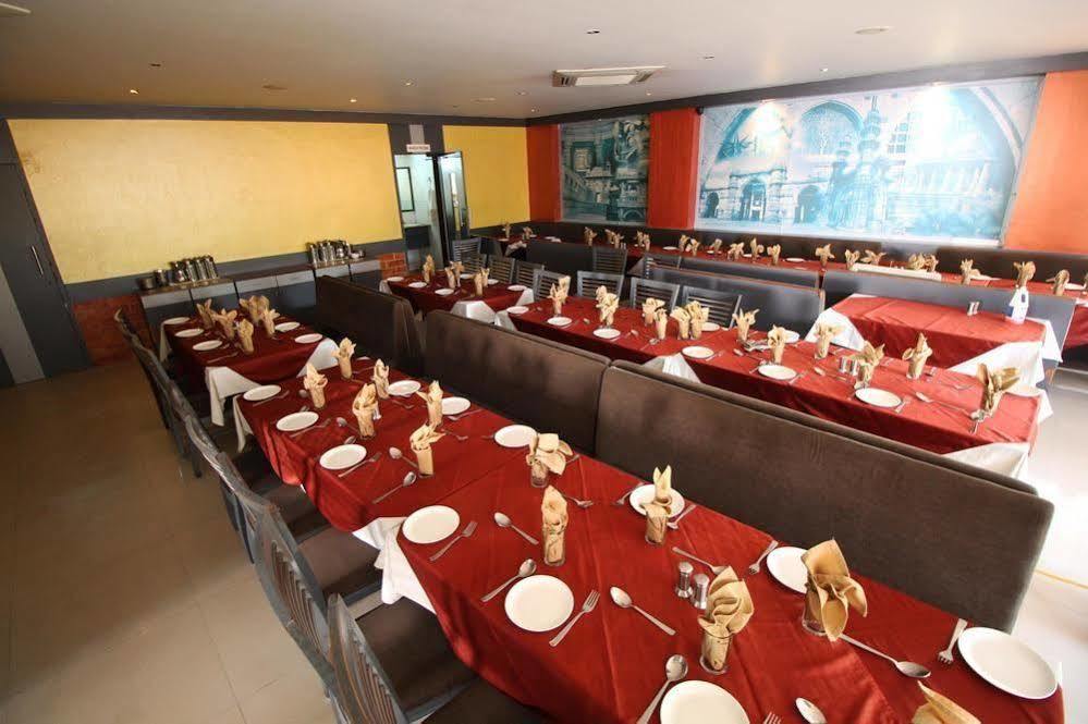 Hotel Oyo Premium Gandhi Ashram Road Ii 3*