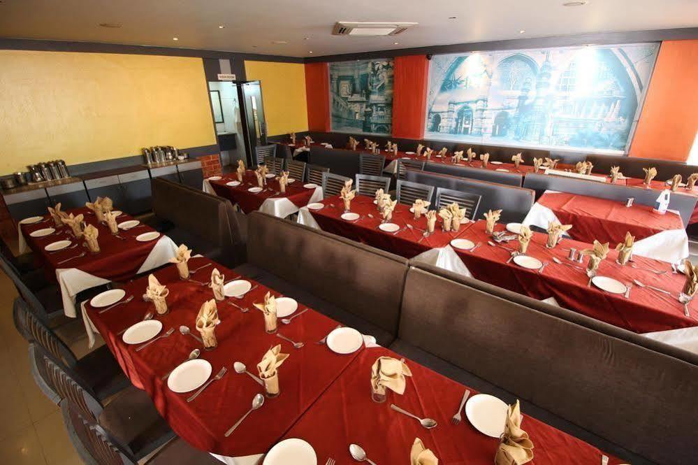 Hotel Oyo Premium Gandhi Ashram Road Ii 3*