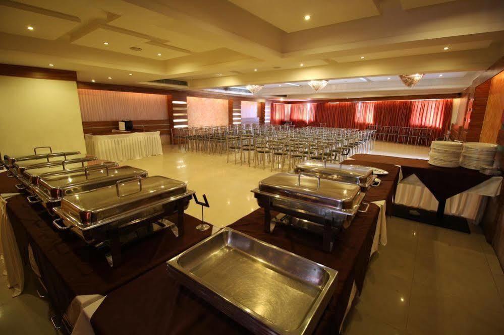 Oyo Premium Gandhi Ashram Road Ii 3* Ahmedabad