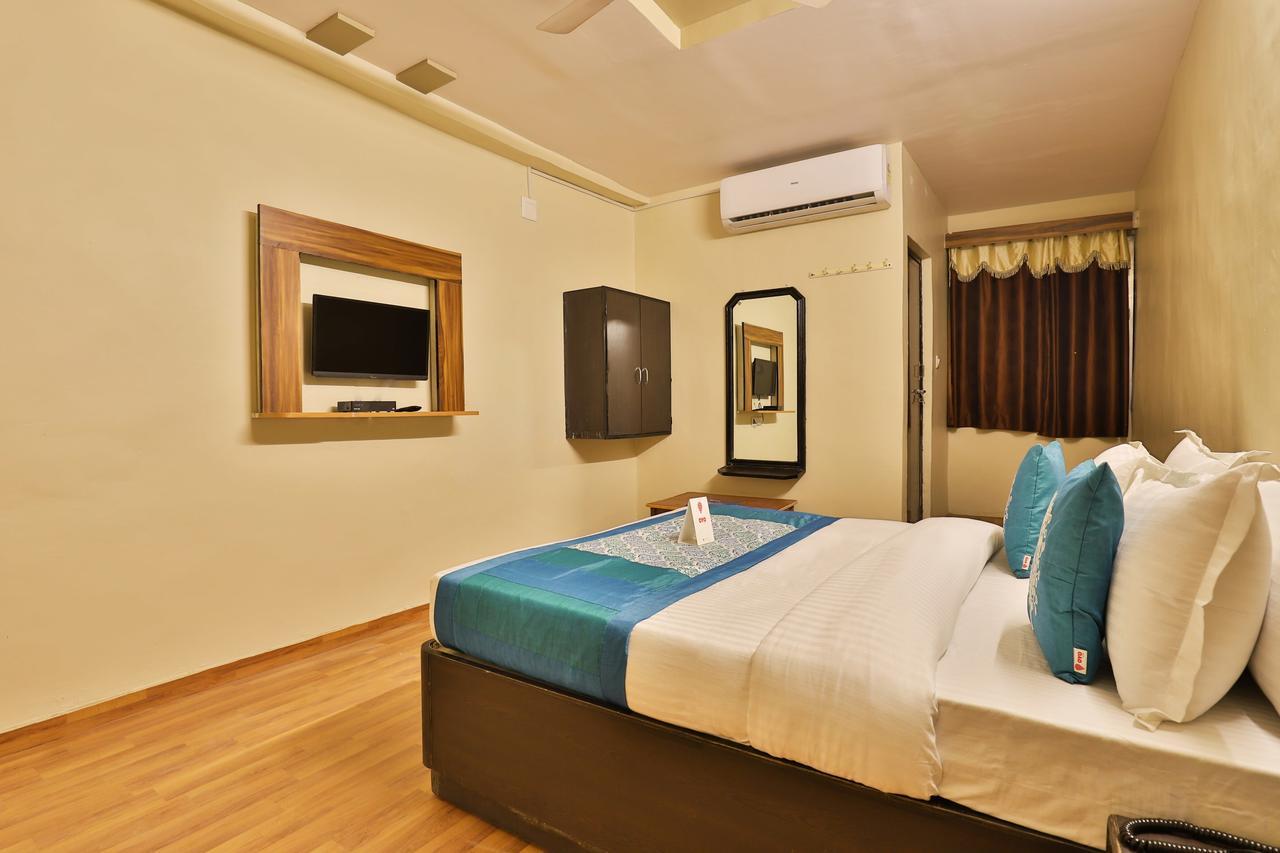 Hotel Oyo 11427 Kalyan 3*