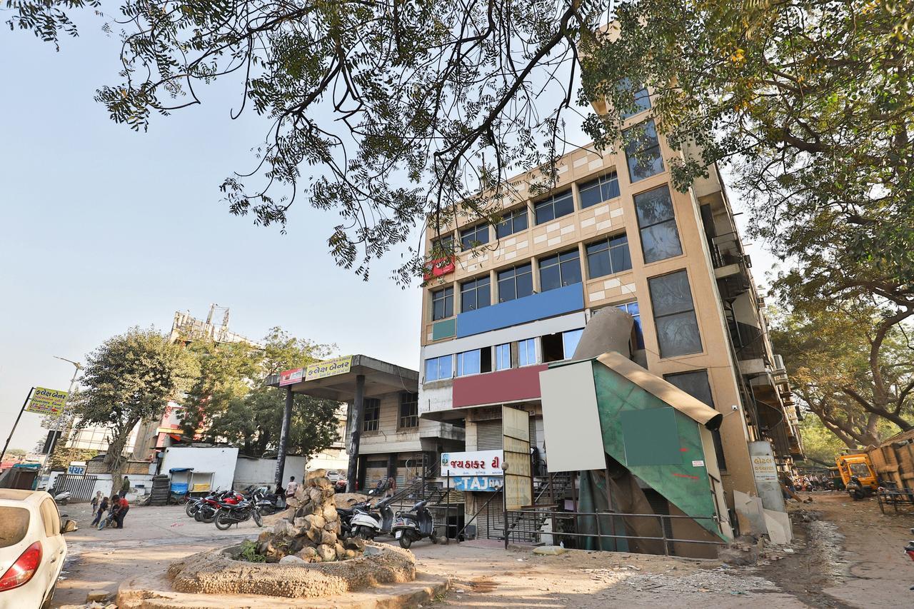 Hotel Oyo 11427 Kalyan 3*