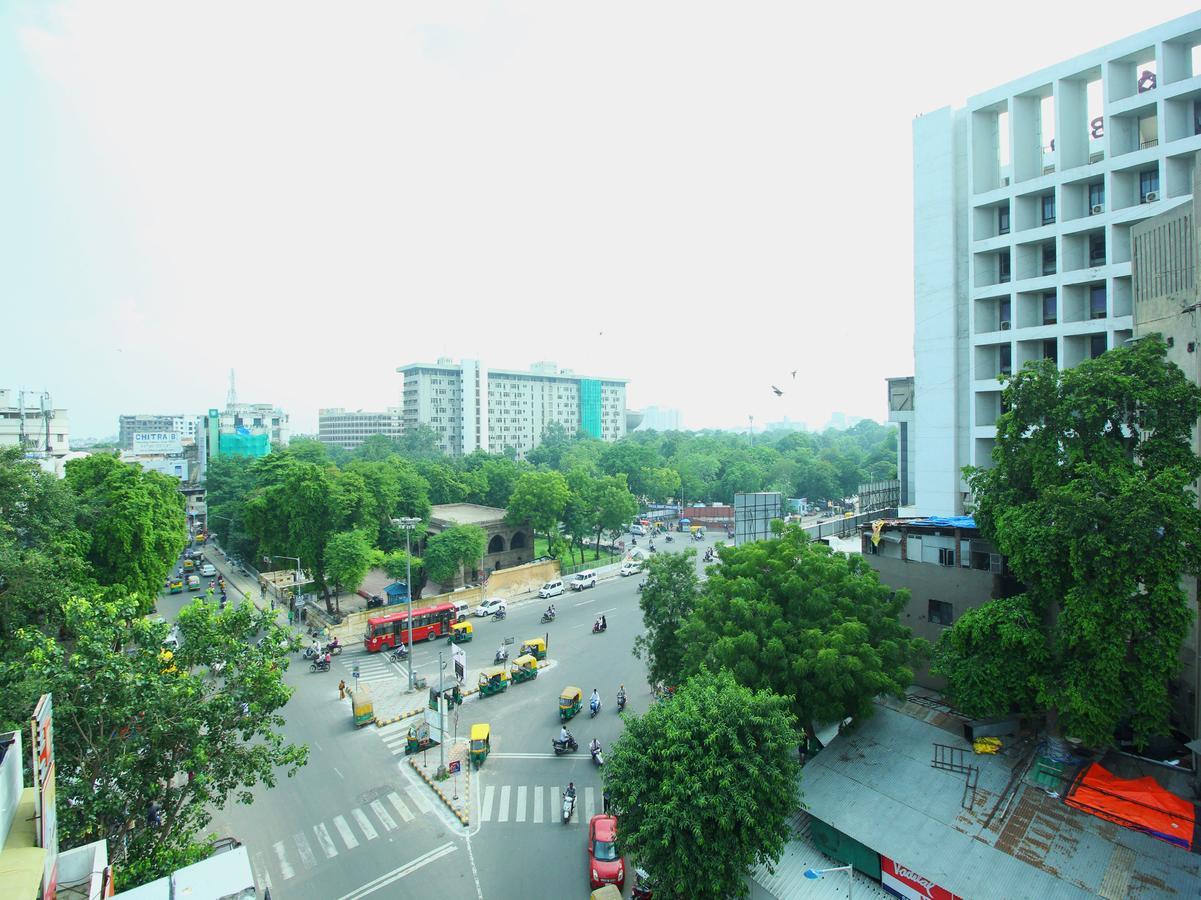 Hotel Oyo Flagship 312 Near Ashram Road 3*