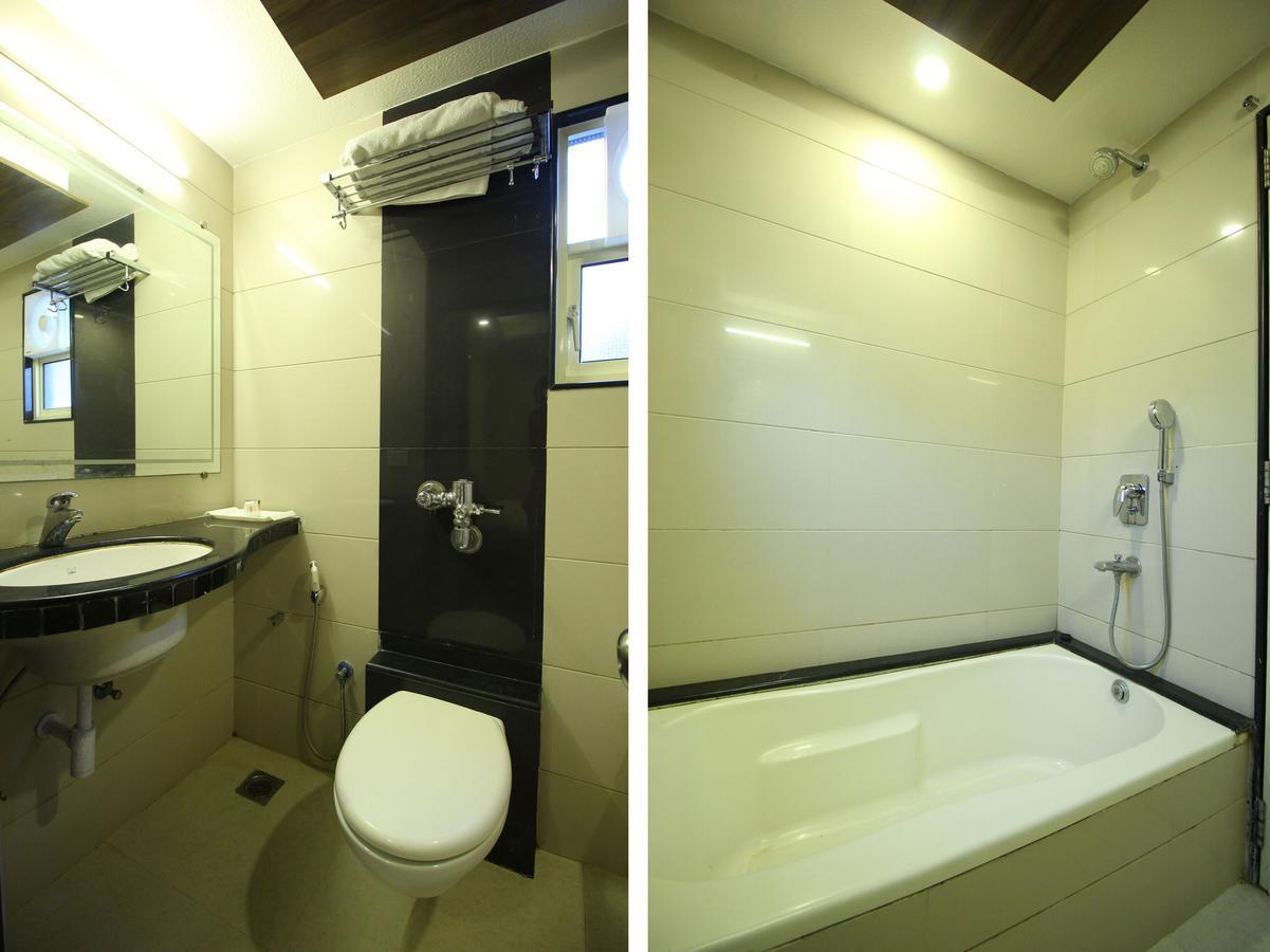 Hotel Oyo Flagship 312 Near Ashram Road 3*