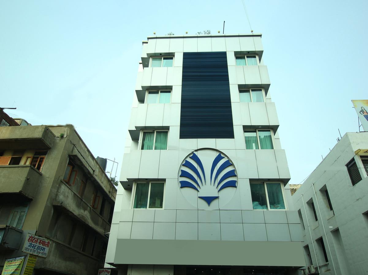 Hotel Oyo Flagship 312 Near Ashram Road 3*