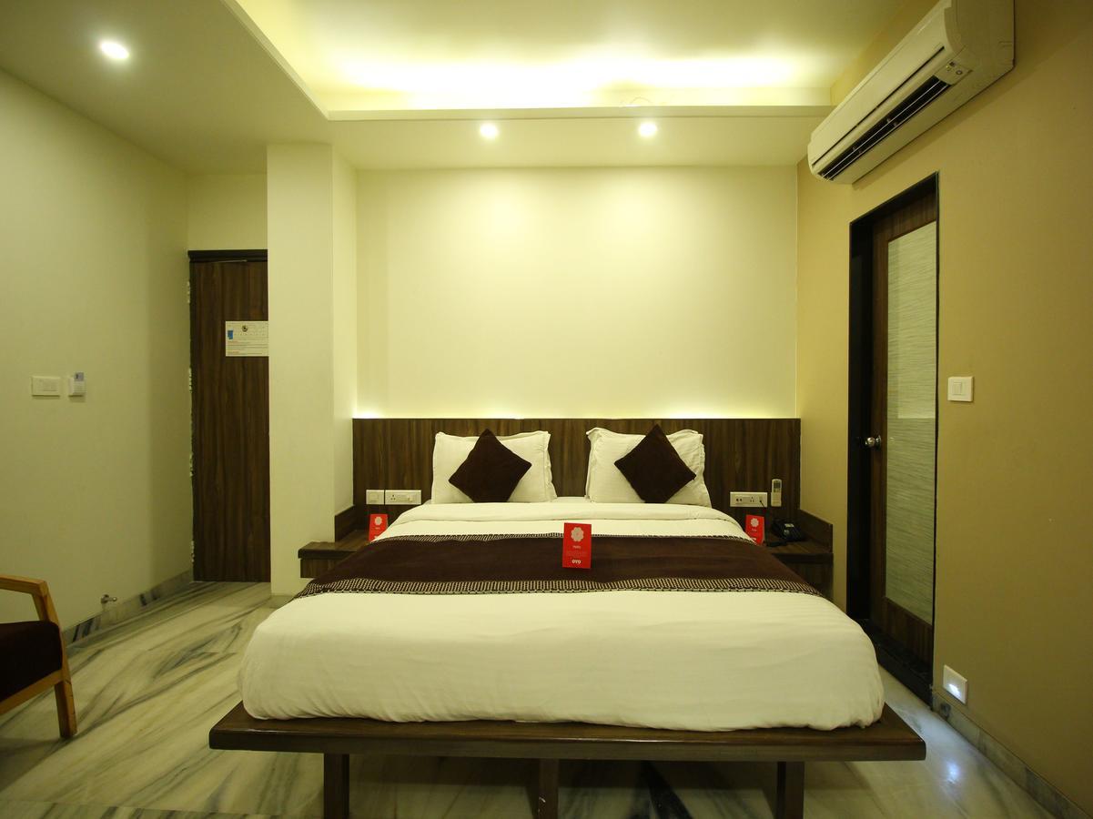 Hotel Oyo Flagship 312 Near Ashram Road 3*