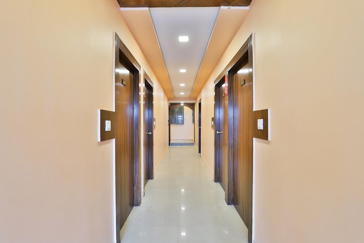 Oyo 12196 Mayur Park Residency Ahmedabad