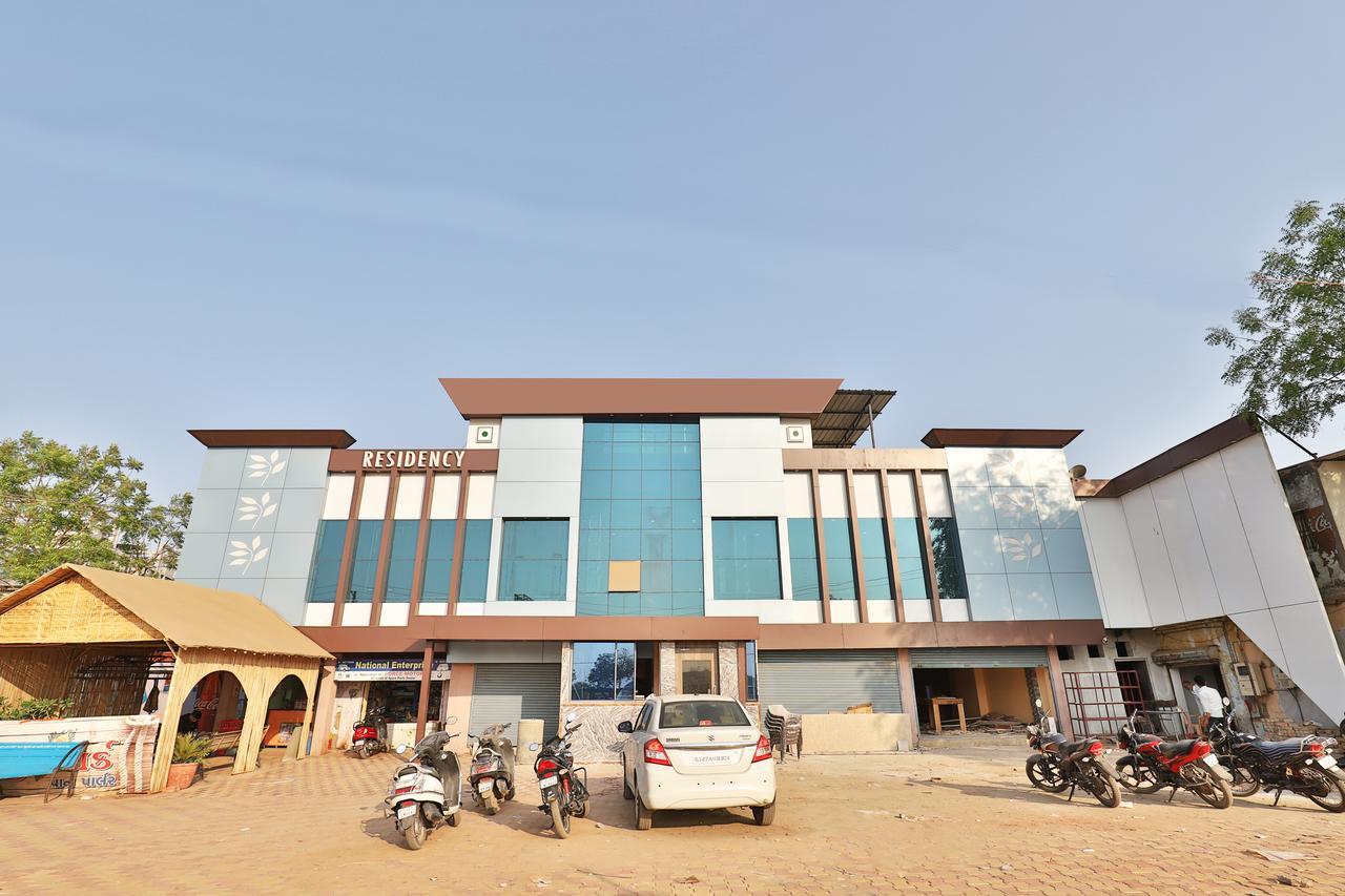 Hotel Oyo 12196 Mayur Park Residency 3*
