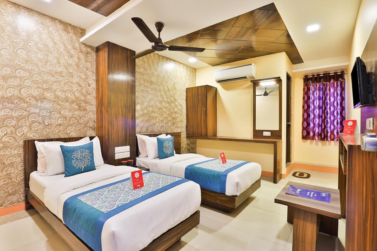 Oyo 12196 Mayur Park Residency 3*