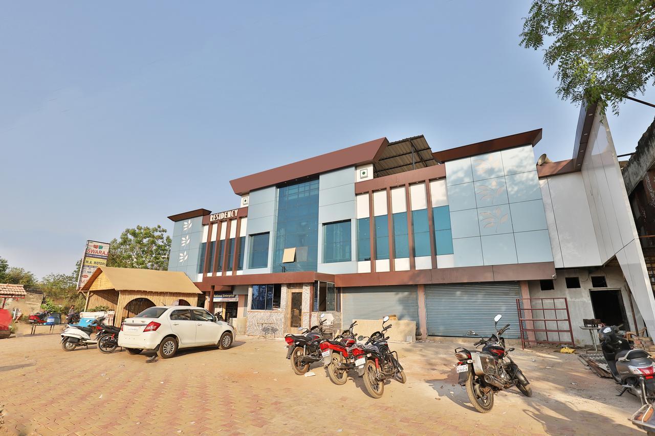 Hotel Oyo 12196 Mayur Park Residency