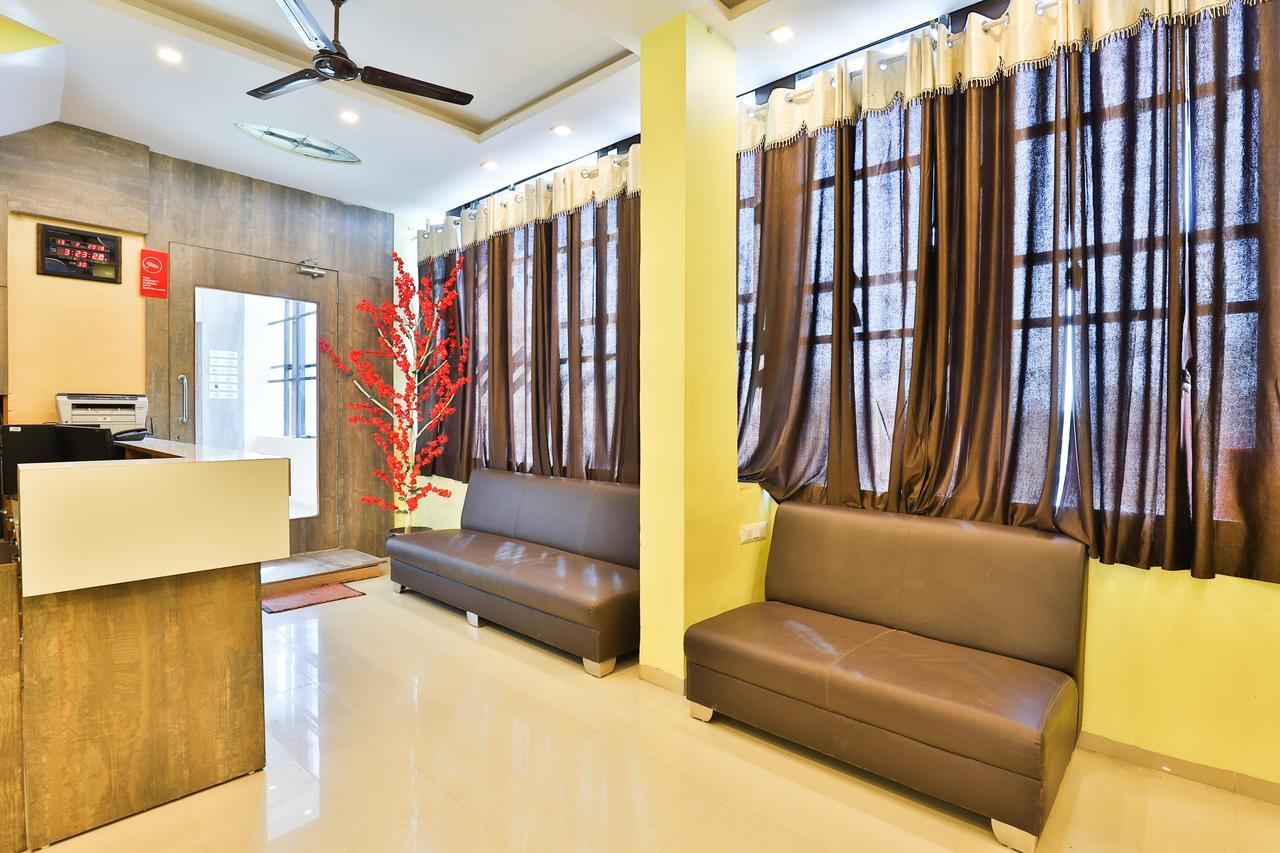 Oyo 12196 Mayur Park Residency 3*