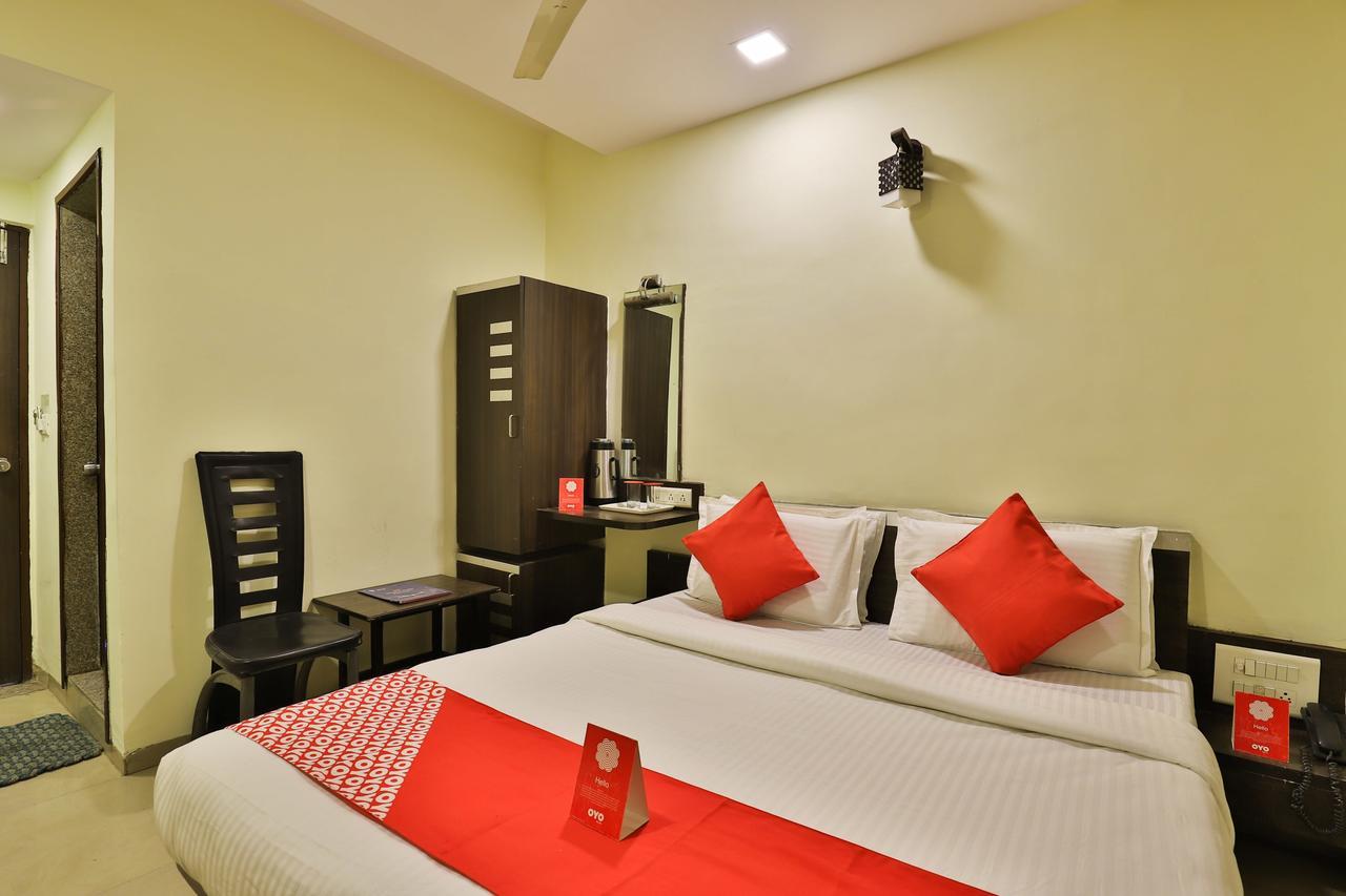 Hotel Oyo 11491 Santro Ahmedabad
