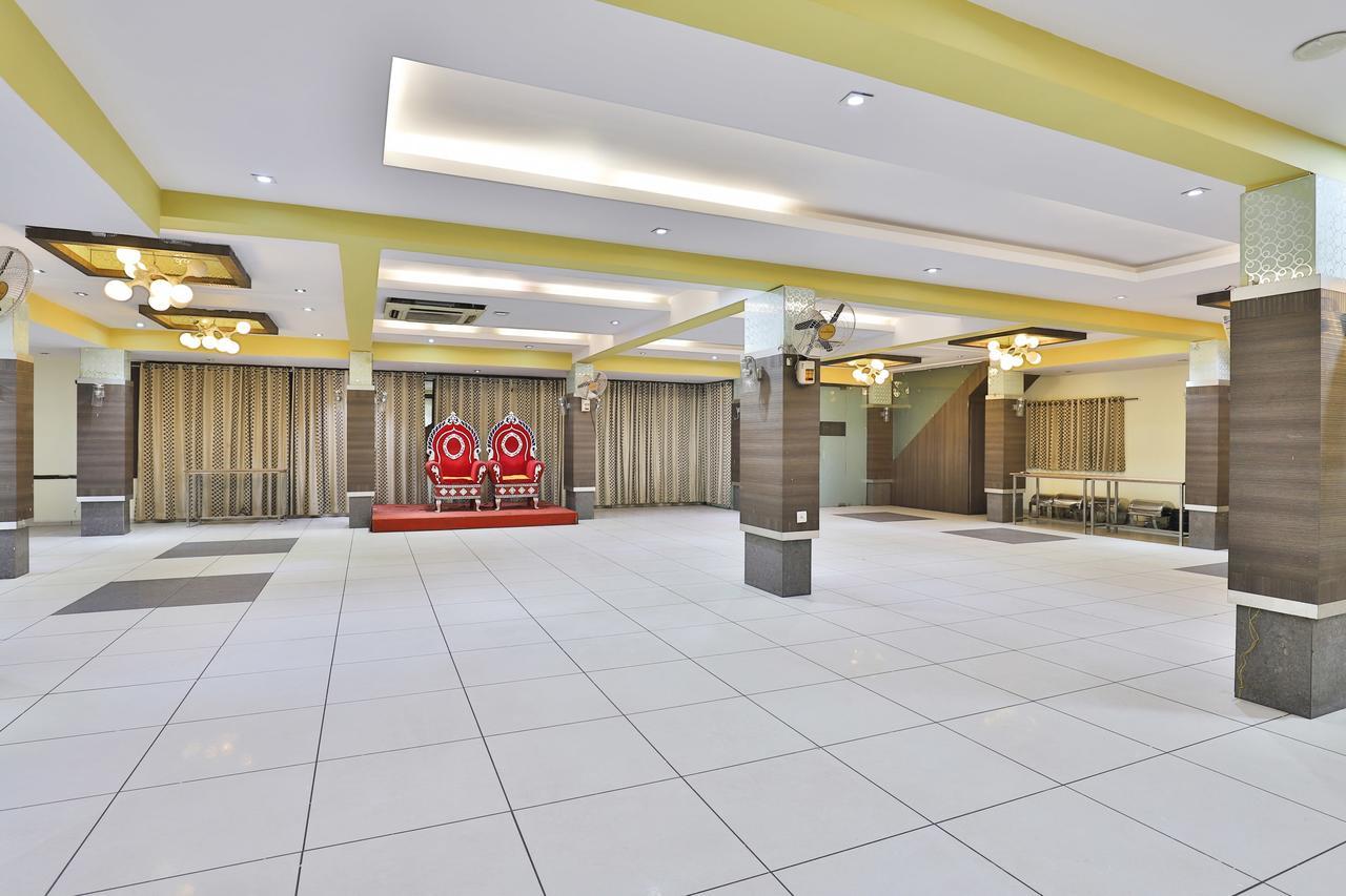 Oyo 11491 Santro 3* Ahmedabad