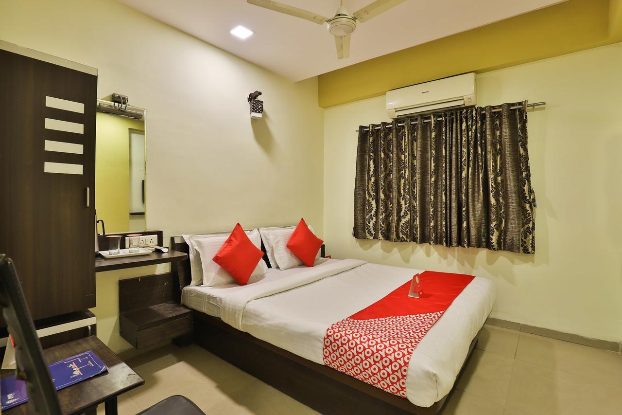 Oyo 11491 Santro 3* Ahmedabad