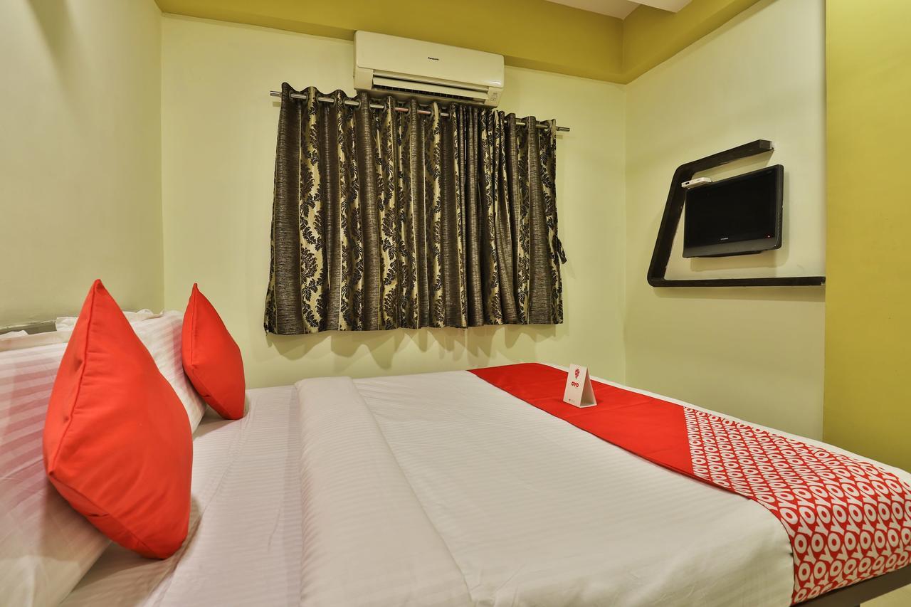 Oyo 11491 Santro Hotel