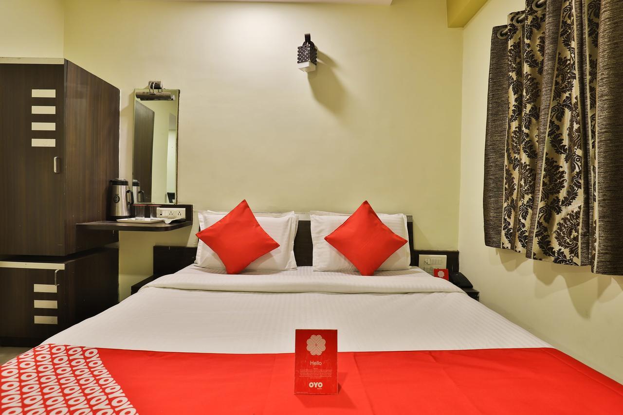 Oyo 11491 Santro Hotel 3*
