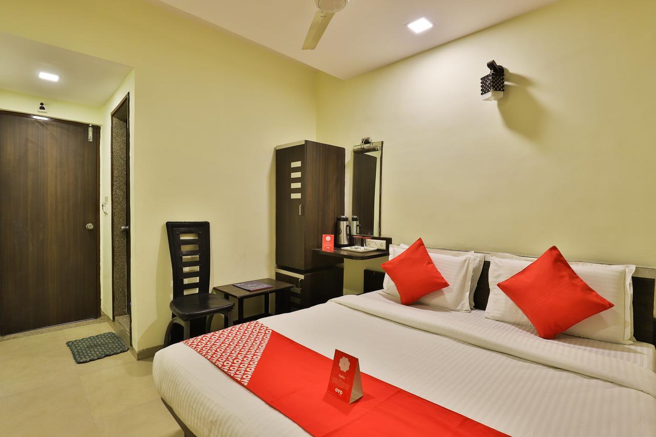 Oyo 11491 Santro Hotel