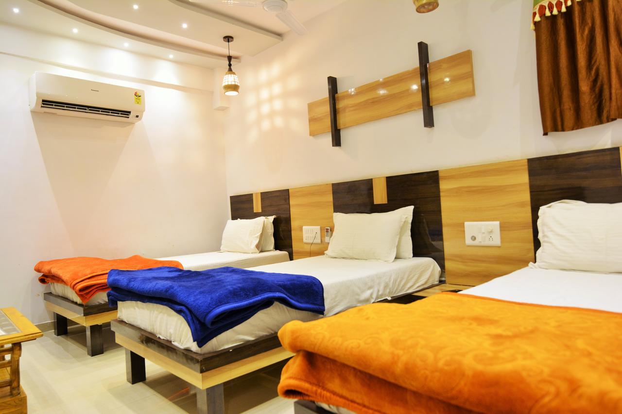 Madhav 4* Ahmedabad