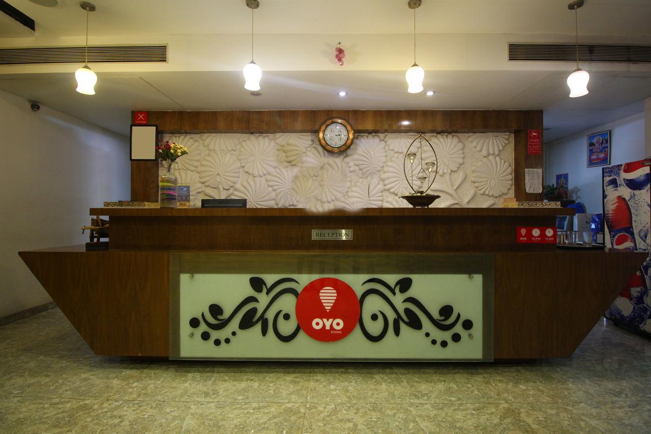 Oyo 8786 Maan Residency Hotel