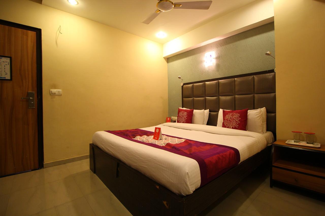 Oyo 8786 Maan Residency 3*