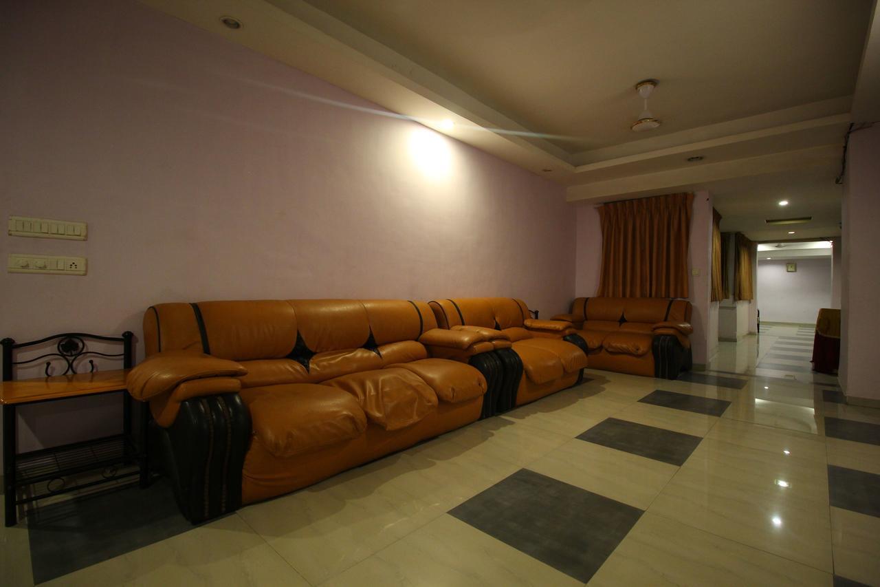 Hotel Oyo 8786 Maan Residency