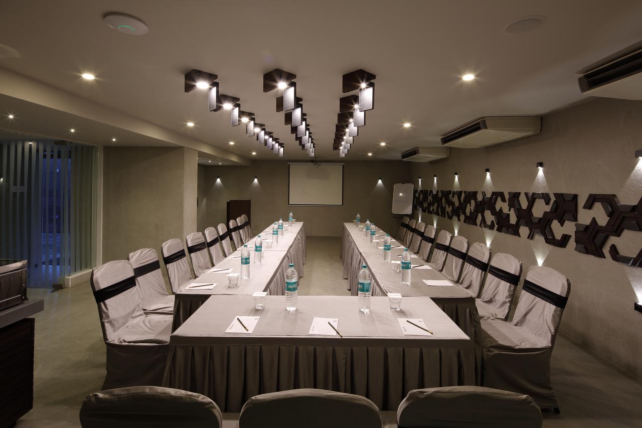 Hotel Carrefour 4*