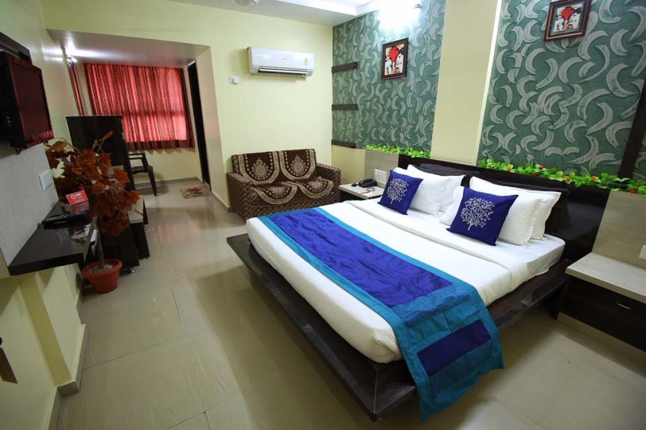 Ratnadeep Hotel