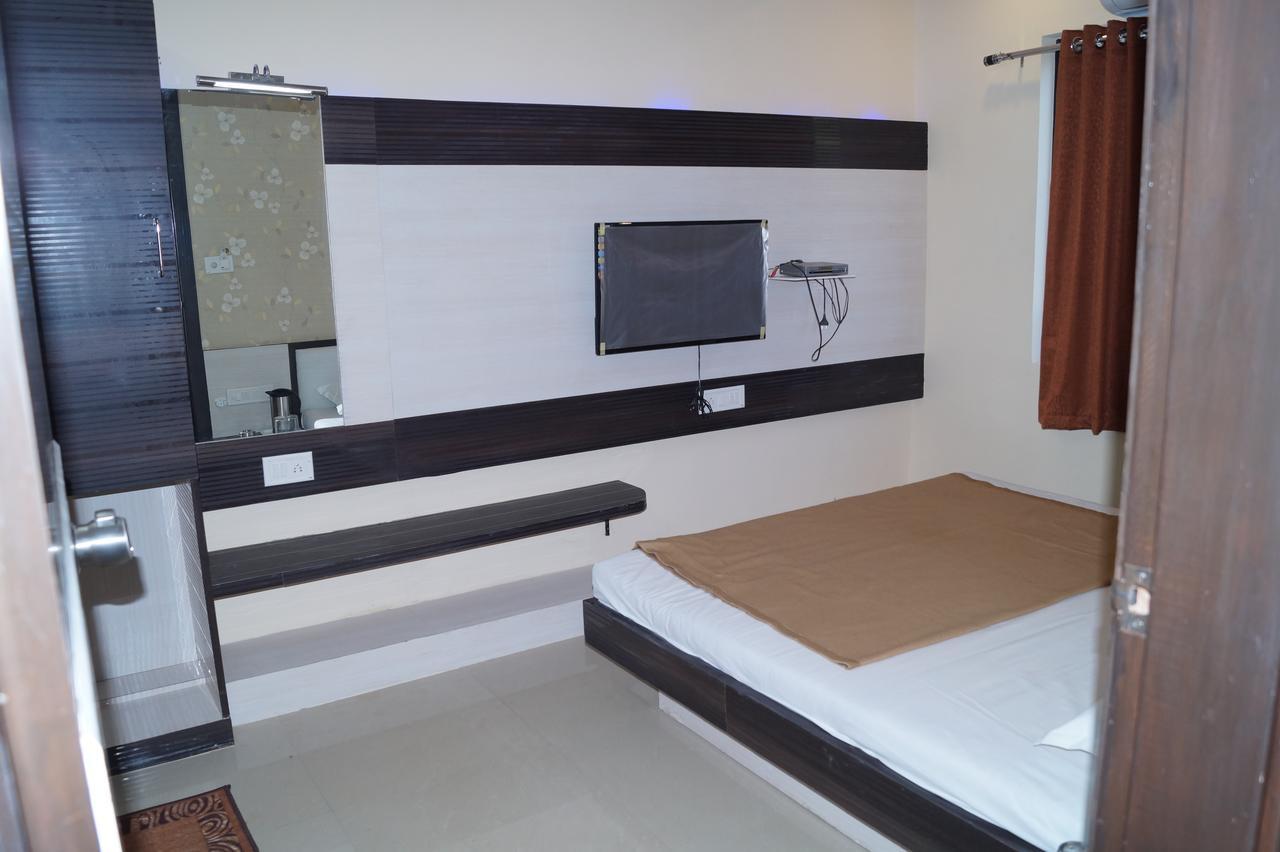 Shree Akshar Restaurant And Hotel Ahmedabad