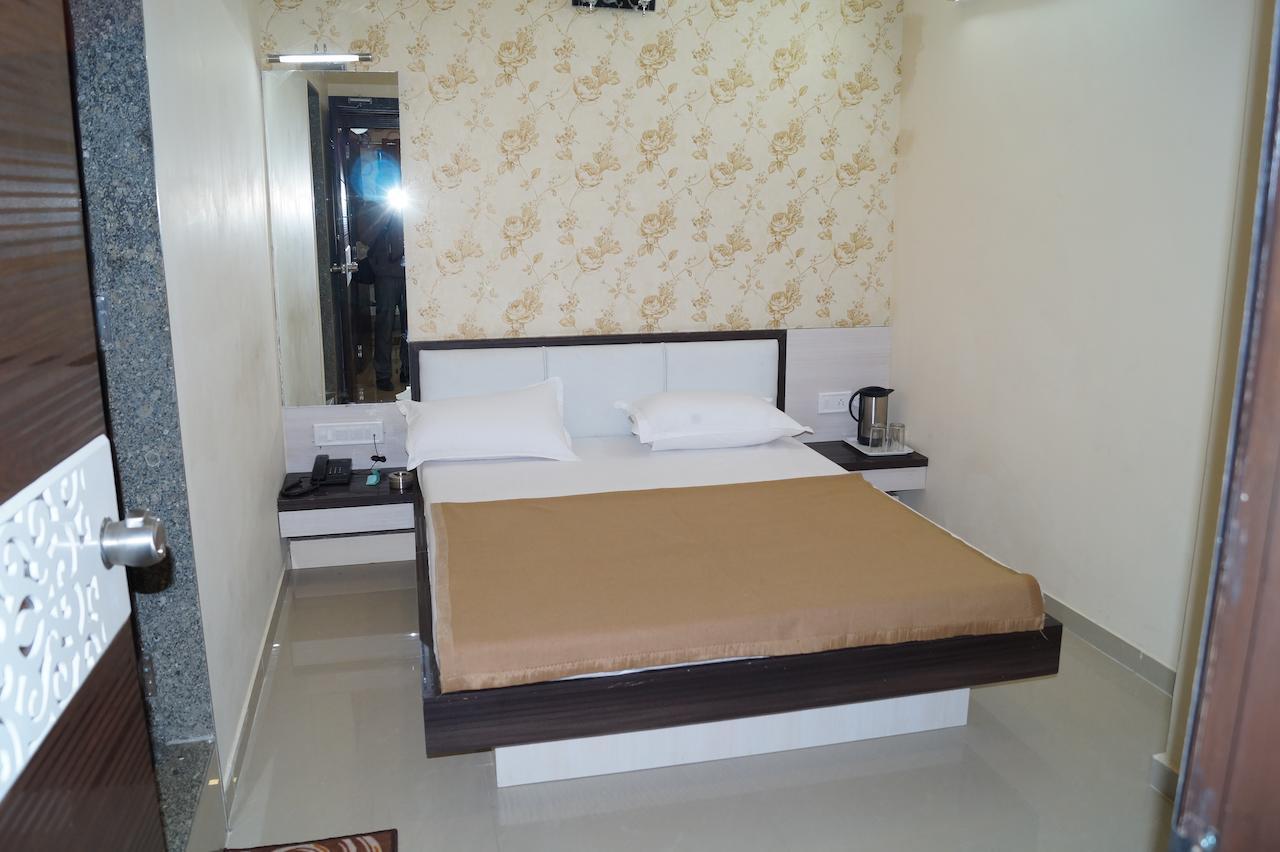 Shree Akshar Restaurant And Hotel