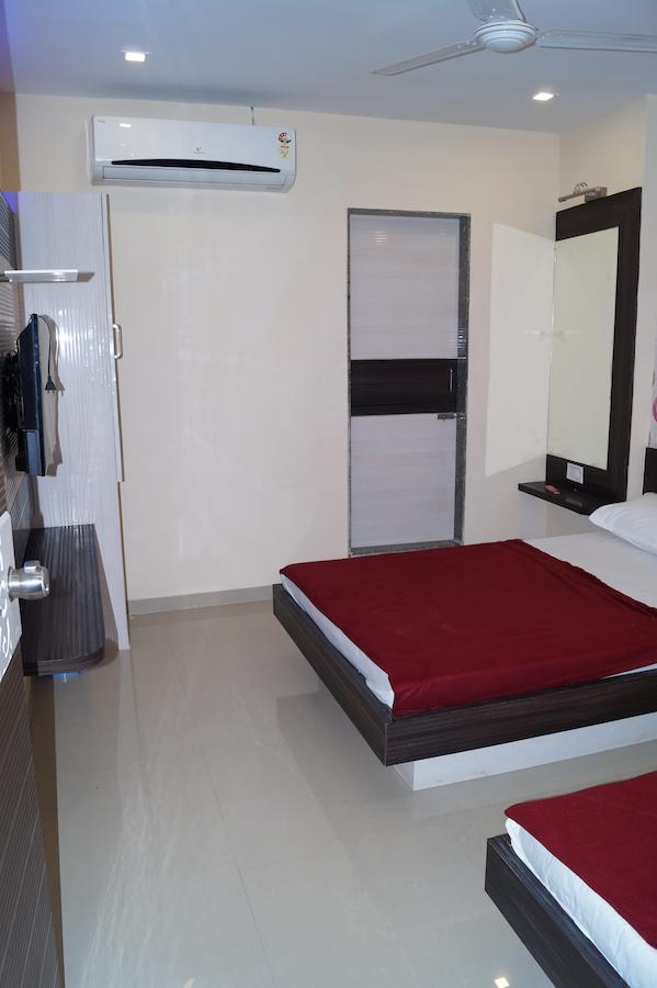 Shree Akshar Restaurant And Hotel 2*