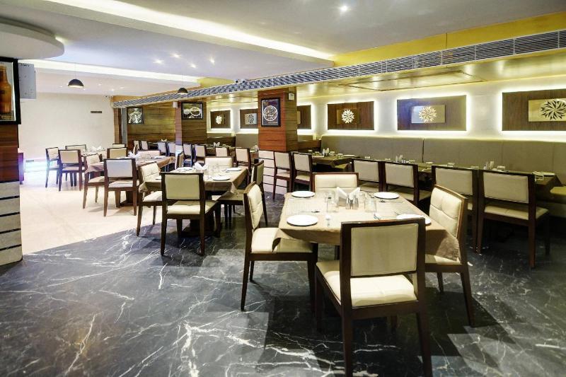 Hotel Fabhotel Kyra - Near Airport Road 4*