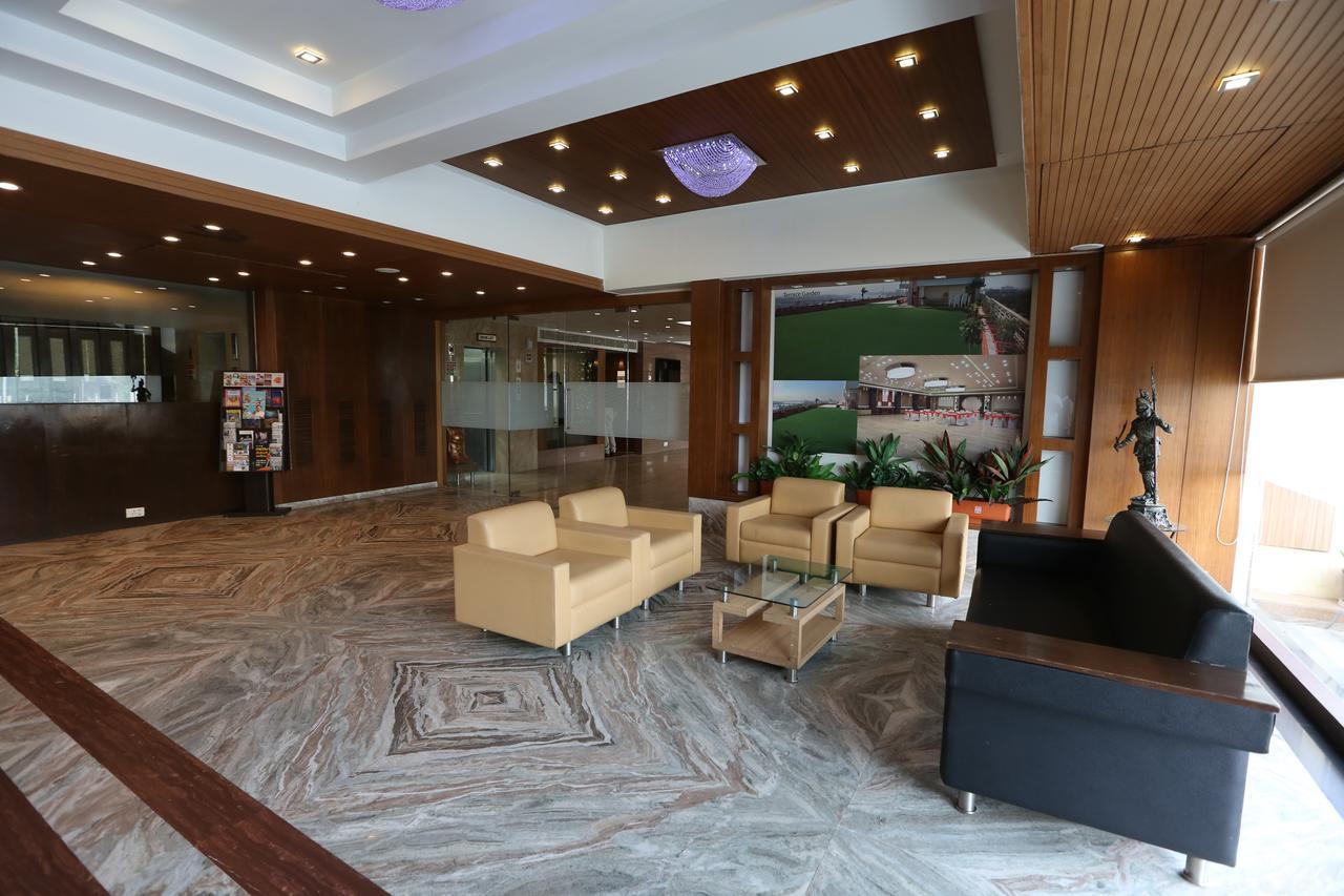 Hotel Silvercloud And Banquets 4*